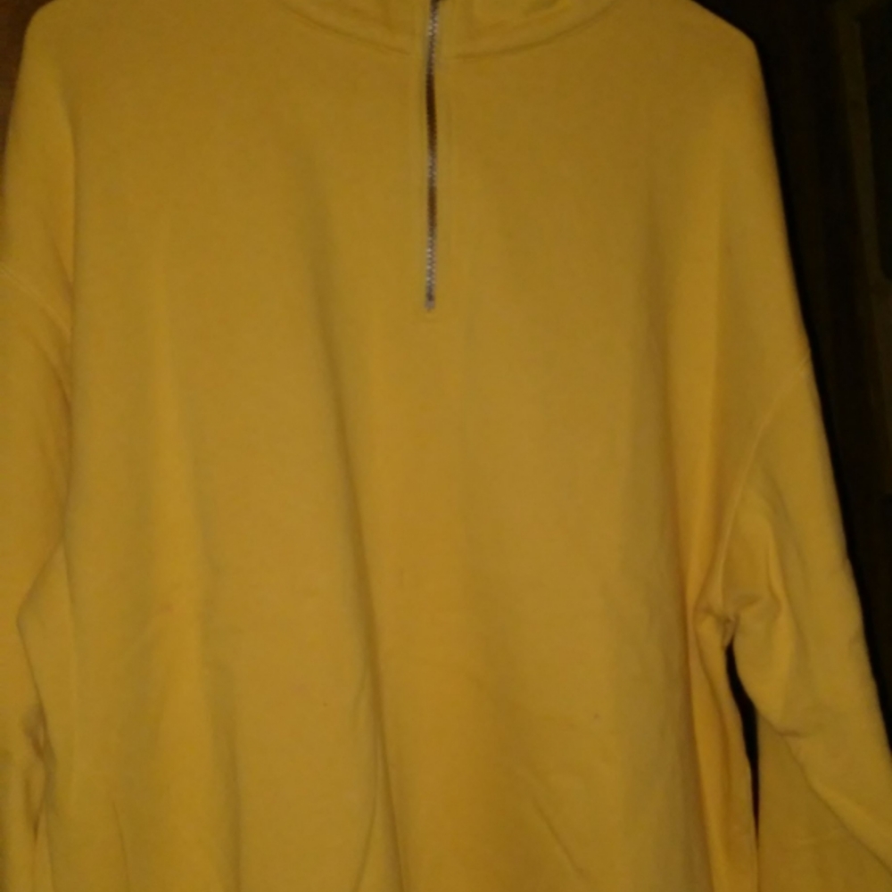 MEN'S FLEECE PULLOVER.